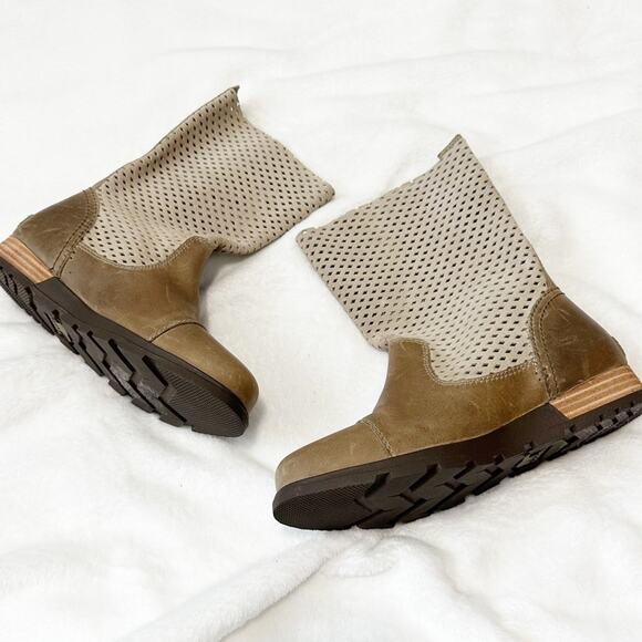 SOREL Major Pull-on Perforated Distressed leather boots Women's Size 7.5 taupe - Picture 2 of 10